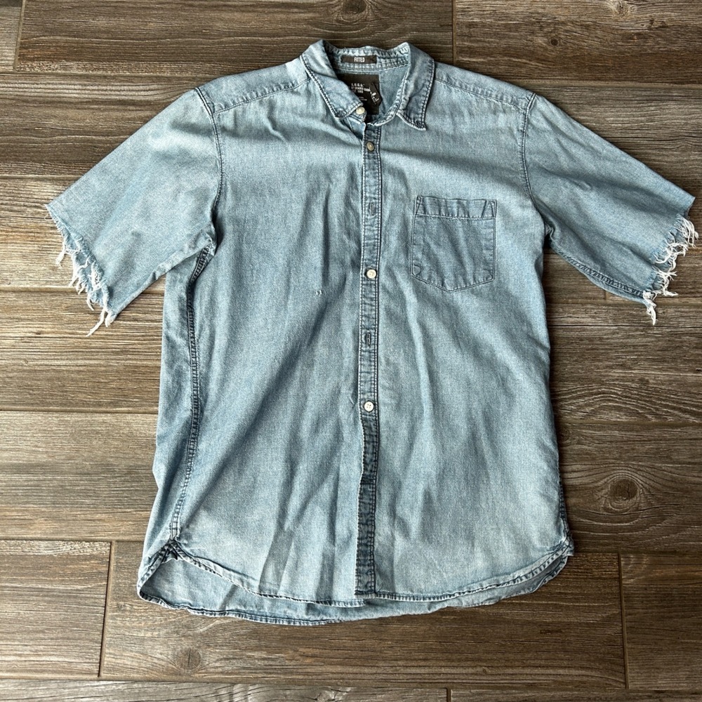 L.O.G.G. H M Fitted Short Sleeve Distressed Denim Shirt Mens Medium‎